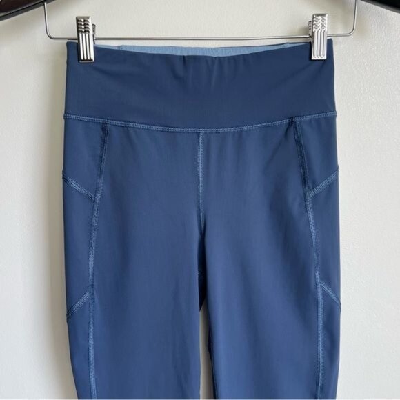 Sweaty Betty Zero Gravity Blue Crop Legging - XS - Picture 4 of 9